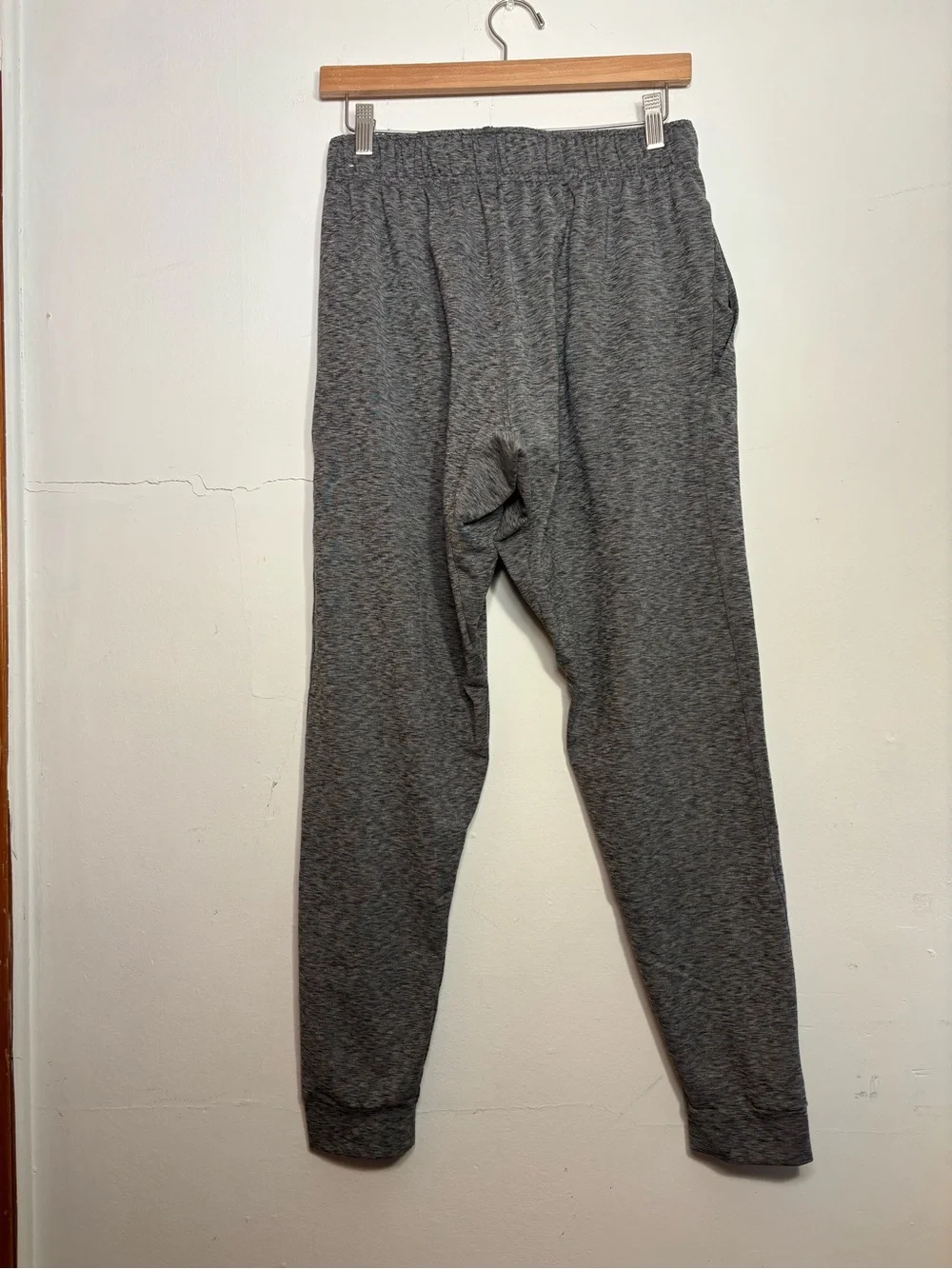 Nike Men’s Heather Gray yoga dri-fit Jogger